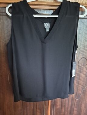 Worthington Black V-Neck Sleeveless Top